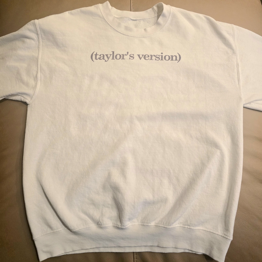 Women's 'Taylor's Version' Taylor Swift White Crewneck Sweater Size Medium - Picture 2 of 6